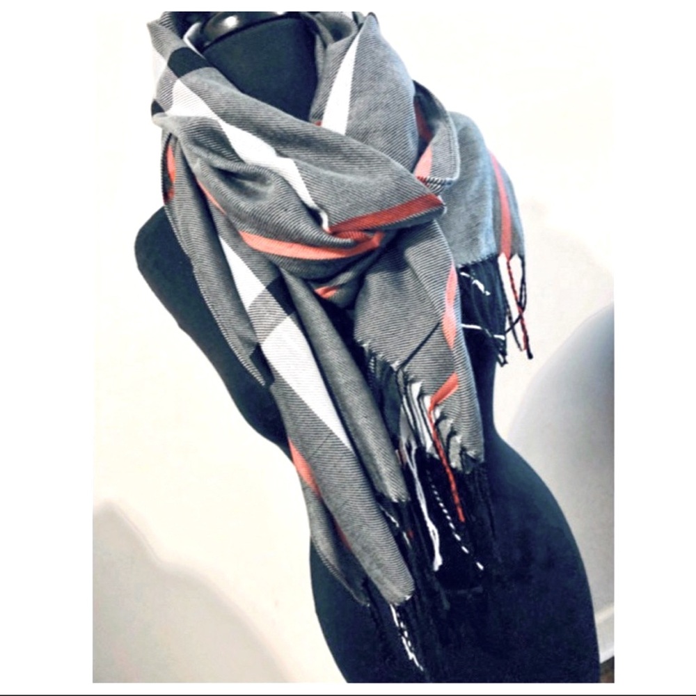 Paris Must Have Classy Black Plaid scarf/shawl - Picture 4 of 7